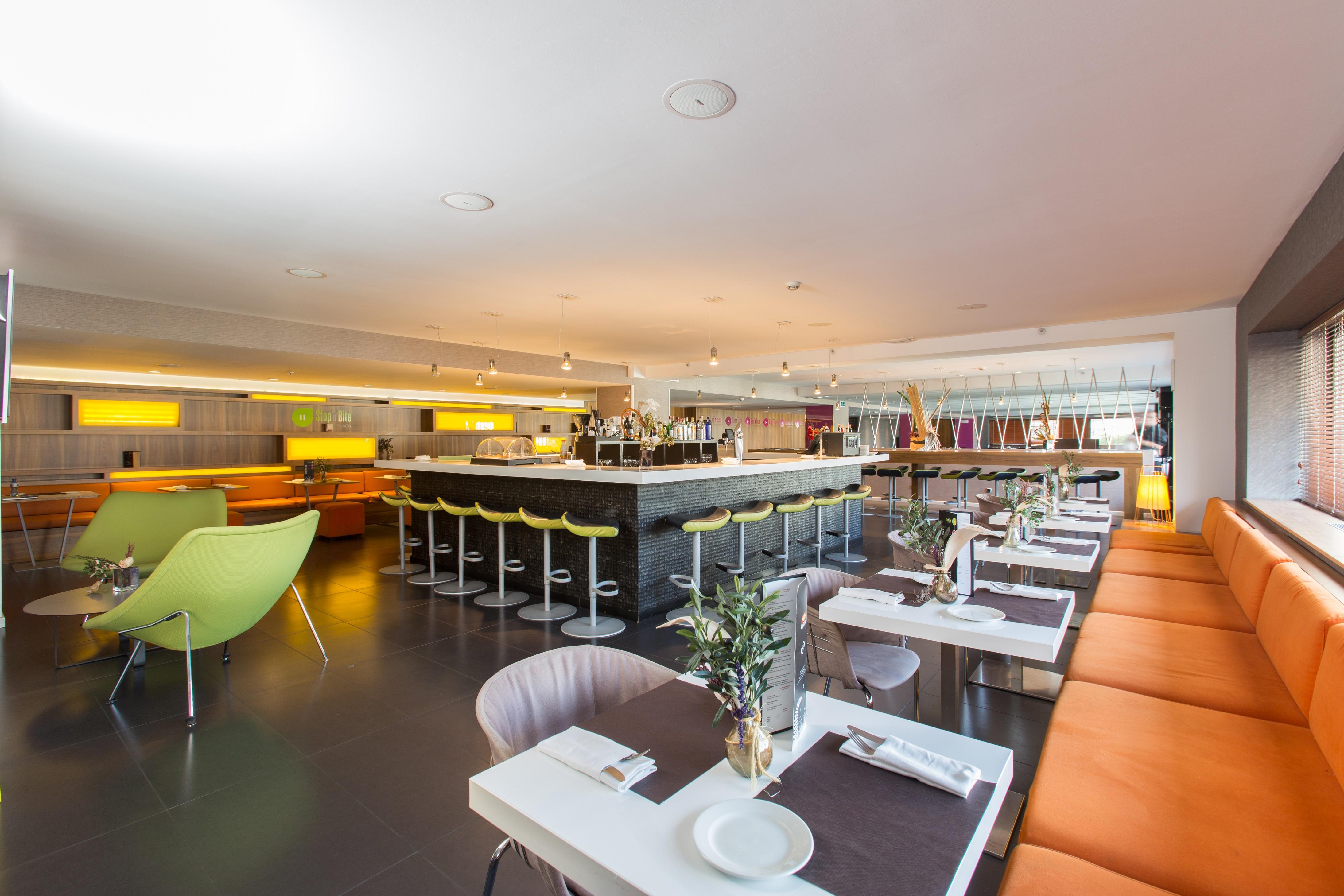 Moxy 4*